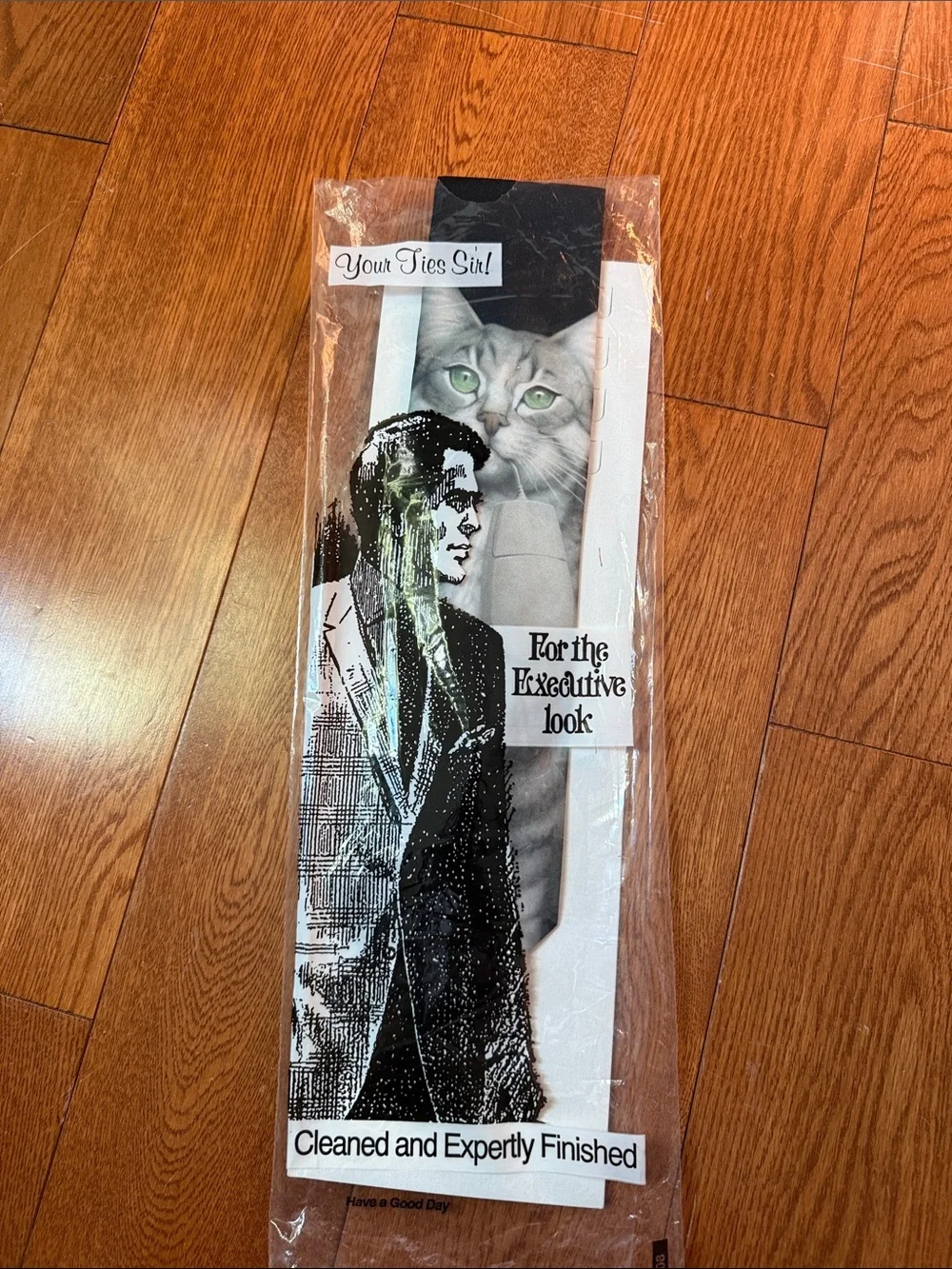 Cat Tie with Green-Eyed Tabby Design - Unbranded Gray